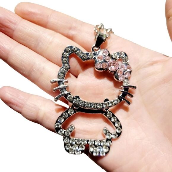 Brand New Silver Rhinestone With Pink Ribbon Hello Kitty Necklace - Picture 3 of 8